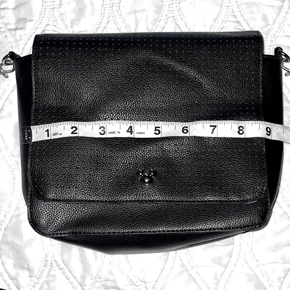 Disney black crossover Pin display purse - Picture 10 of 11